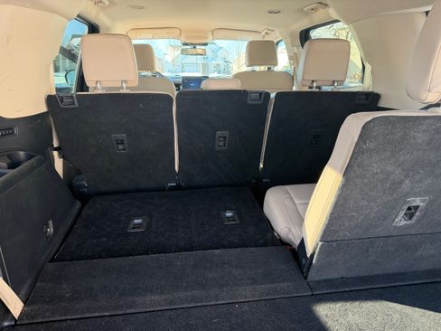 Used 2023 Ford Expedition Max XLT image 9