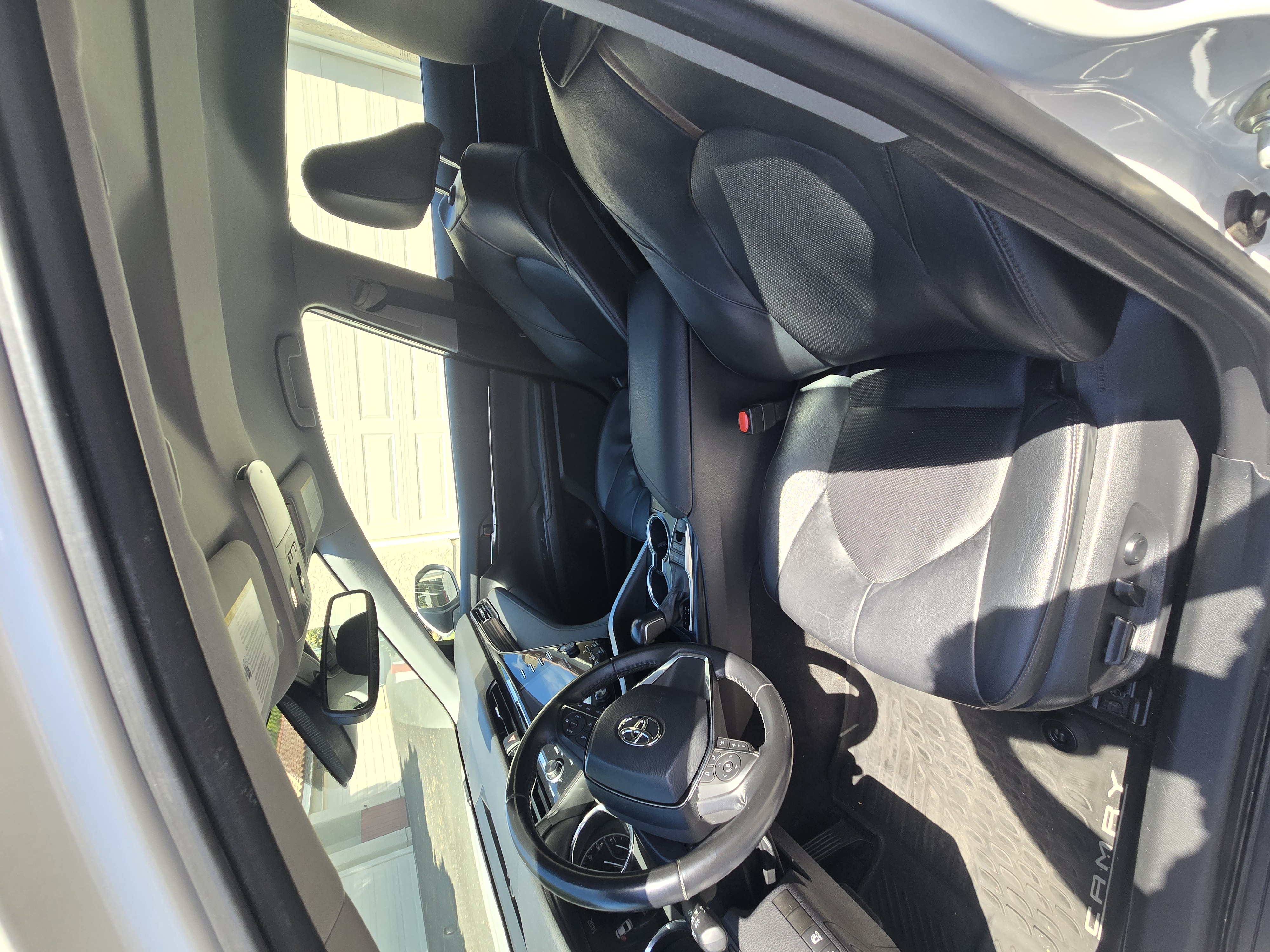 Used 2020 Toyota Camry XLE FWD image 12