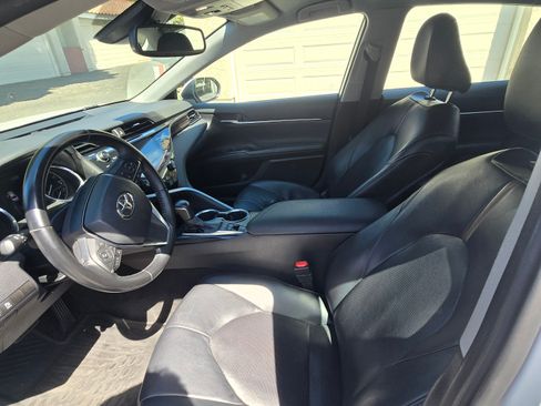 Used 2020 Toyota Camry XLE FWD image 12