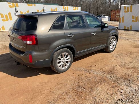 Used 2015 Kia Sorento EX w/ EX V6 Touring Package image 9