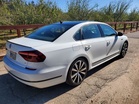 Used 2018 Volkswagen Passat 3.6 image 4