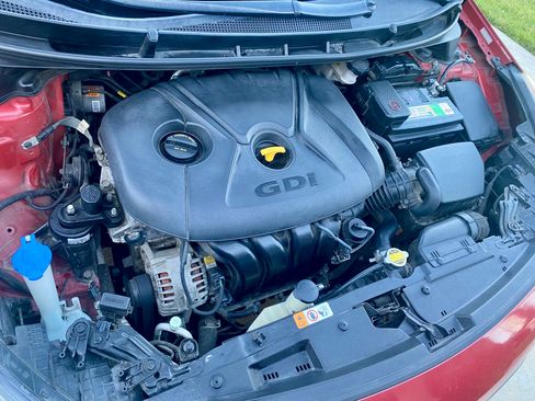 Used 2016 Hyundai Elantra GT image 11