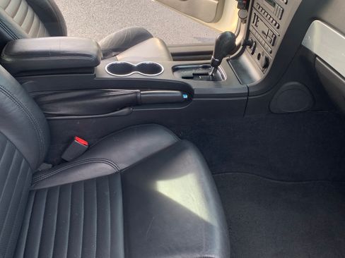 Used 2002 Ford Thunderbird image 9