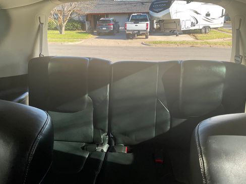 Used 2017 INFINITI QX80 2WD w/ Driver Assistance Package image 12