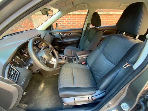 Used 2017 Nissan Rogue S FWD image 16