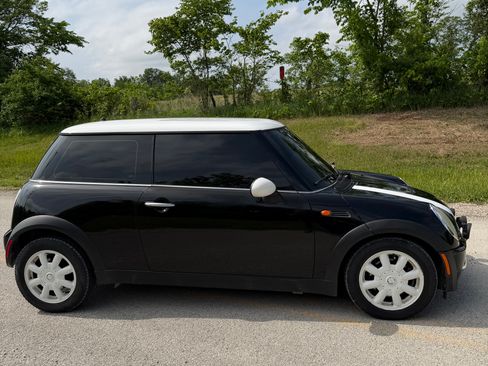 Used 2004 MINI Cooper Hardtop FWD image 16