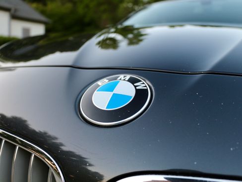 Used 2013 BMW 550i xDrive Sedan AWD/4WD image 25