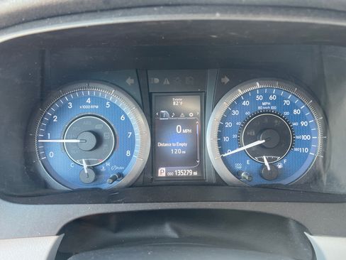 Used 2017 Toyota Sienna XLE FWD image 19