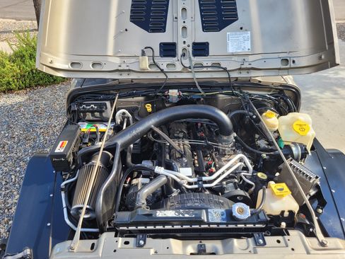 Used 2004 Jeep Wrangler Rubicon w/ Dual Top Group image 8