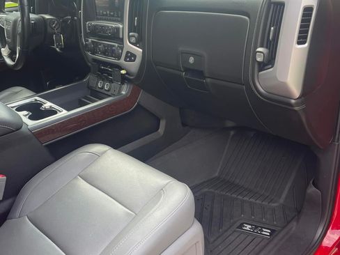 Used 2018 GMC Sierra 1500 SLT w/ SLT Premium Package image 9