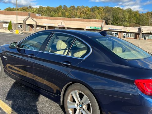 Used 2012 BMW 528i xDrive Sedan AWD/4WD image 2