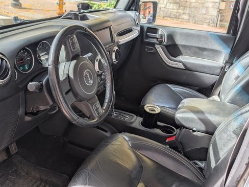 Used 2016 Jeep Wrangler Unlimited Sahara w/ Dual Top Group image 8