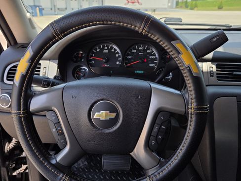 Used 2013 Chevrolet Avalanche LT w/ Suspension Package, Off-Road AWD/4WD image 14