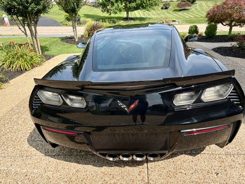 Used 2016 Chevrolet Corvette Z06 w/ 3LZ Preferred Equipment Group RWD image 6