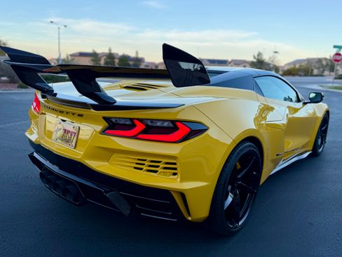 Used 2025 Chevrolet Corvette E-Ray image 12