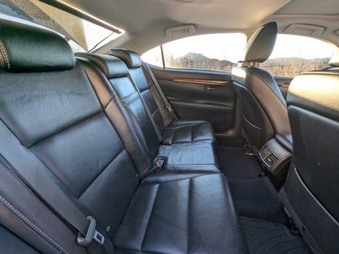 Used 2013 Lexus ES 300h image 14