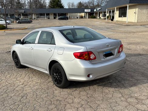 Used 2010 Toyota Corolla LE image 9