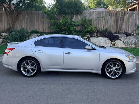 Used 2011 Nissan Maxima 3.5 SV w/ Sport Pkg FWD image 8