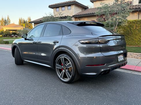 Used 2021 Porsche Cayenne GTS image 4