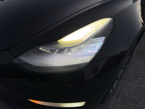 Used 2018 Tesla Model 3 Long Range RWD image 16