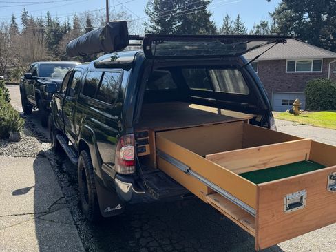 Used 2013 Toyota Tacoma 4x4 Double Cab w/ SR5 Pkg image 10