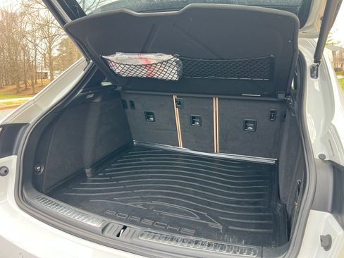 Used 2020 Porsche Macan image 19