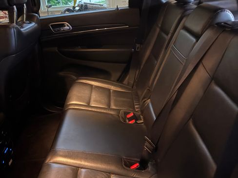 Used 2018 Jeep Grand Cherokee Limited AWD/4WD image 11