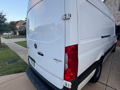 Used 2021 Mercedes-Benz Sprinter 2500 image 5