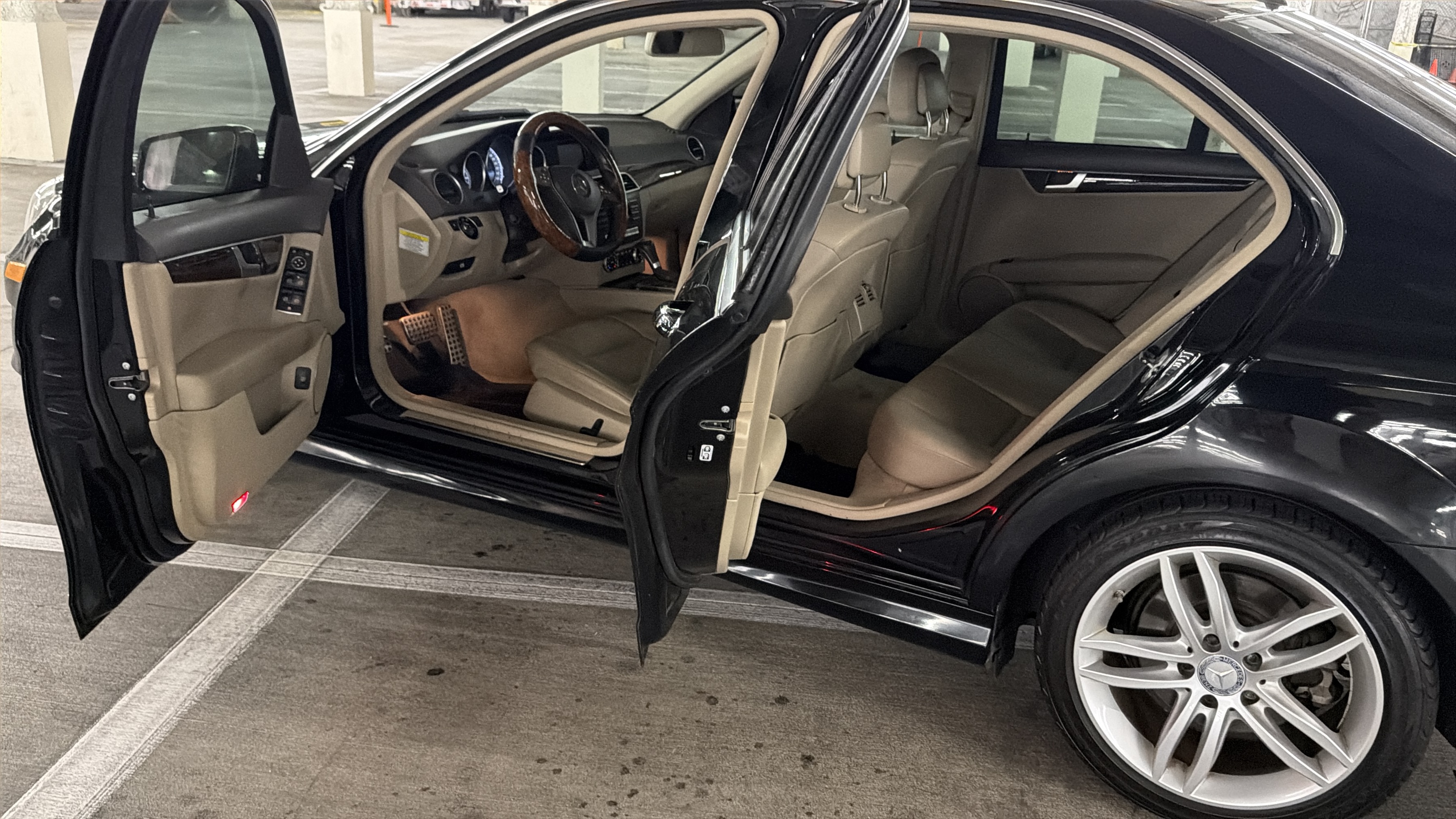 Used 2014 Mercedes-Benz C 250 Sedan image 6