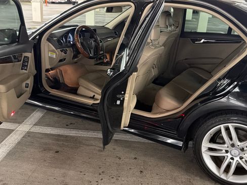 Used 2014 Mercedes-Benz C 250 Sedan image 6