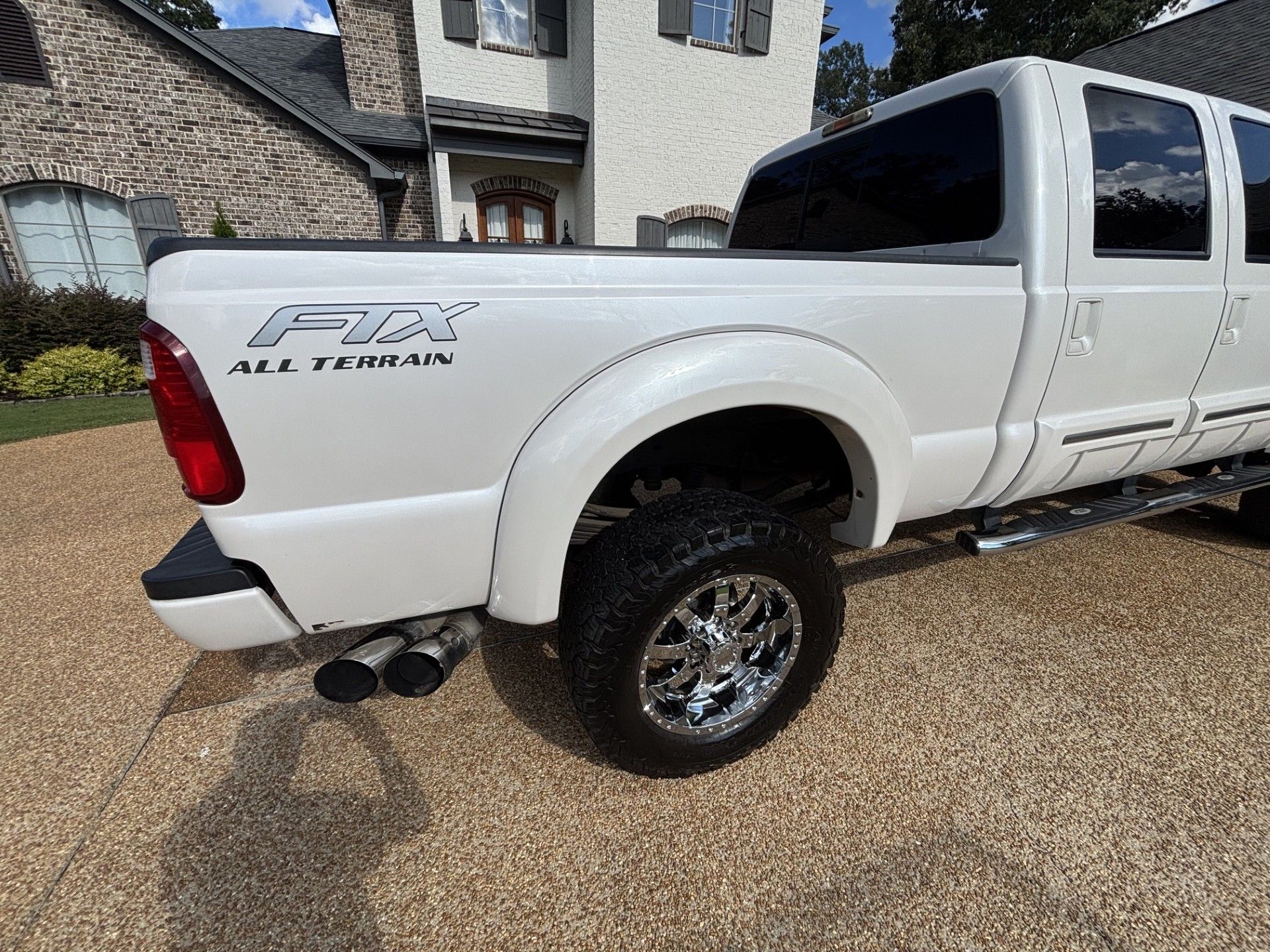 Used 2016 Ford F250 Lariat w/ Lariat Ultimate Package AWD/4WD image 6