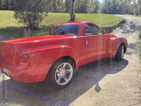 Used 2004 Chevrolet SSR w/ Preferred Equipment Group image 10