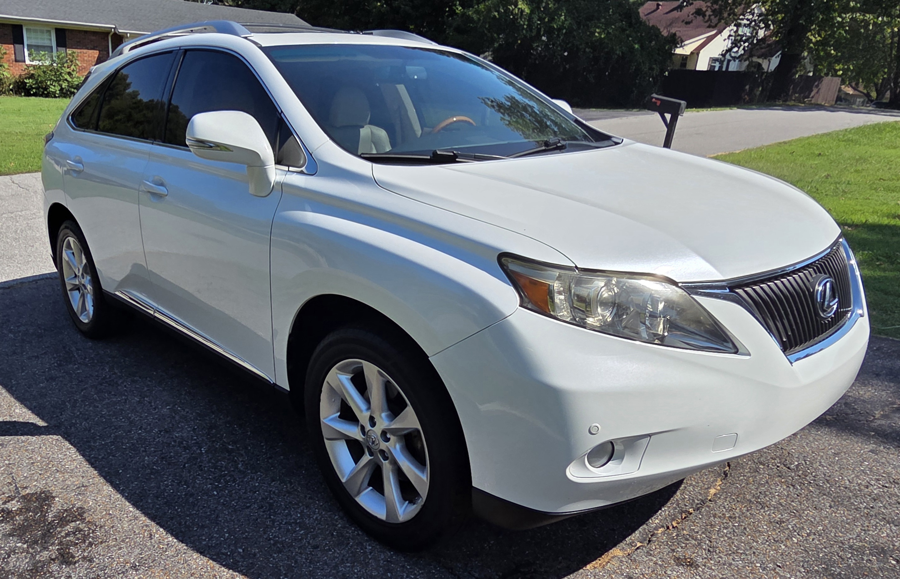 Used 2010 Lexus RX 350 2WD image 2