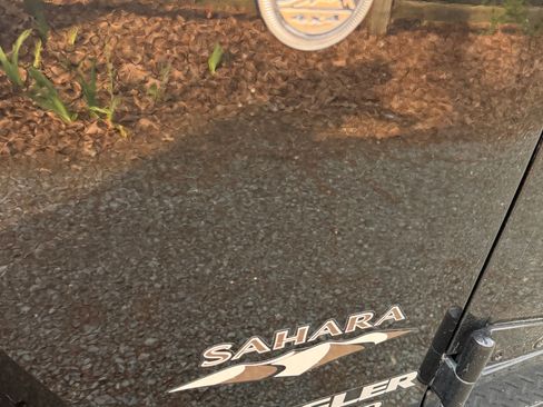 Used 2017 Jeep Wrangler Unlimited Sahara w/ Connectivity Group image 14