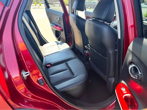 Used 2015 Nissan Juke SL image 17