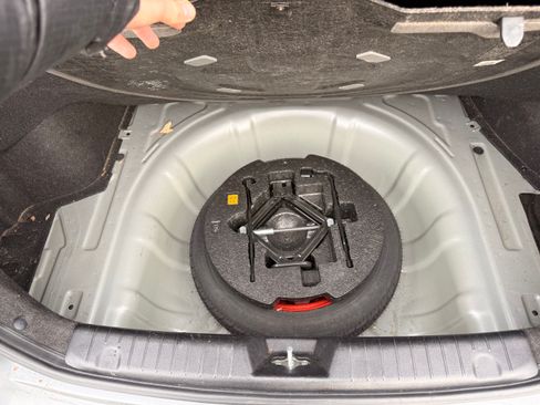 Used 2010 Hyundai Elantra GLS w/ Sunroof Pkg 3 image 26