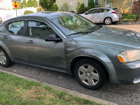 Used 2010 Dodge Avenger SXT FWD image 6