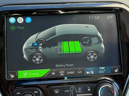 Used 2021 Chevrolet Bolt LT image 6