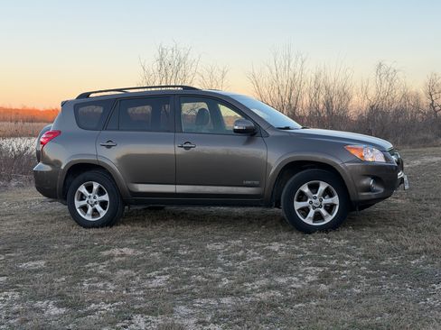 Used 2009 Toyota RAV4 Limited image 5