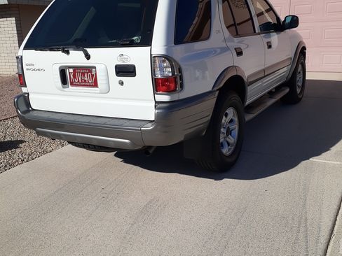 Used 2002 Isuzu Rodeo LSE image 2