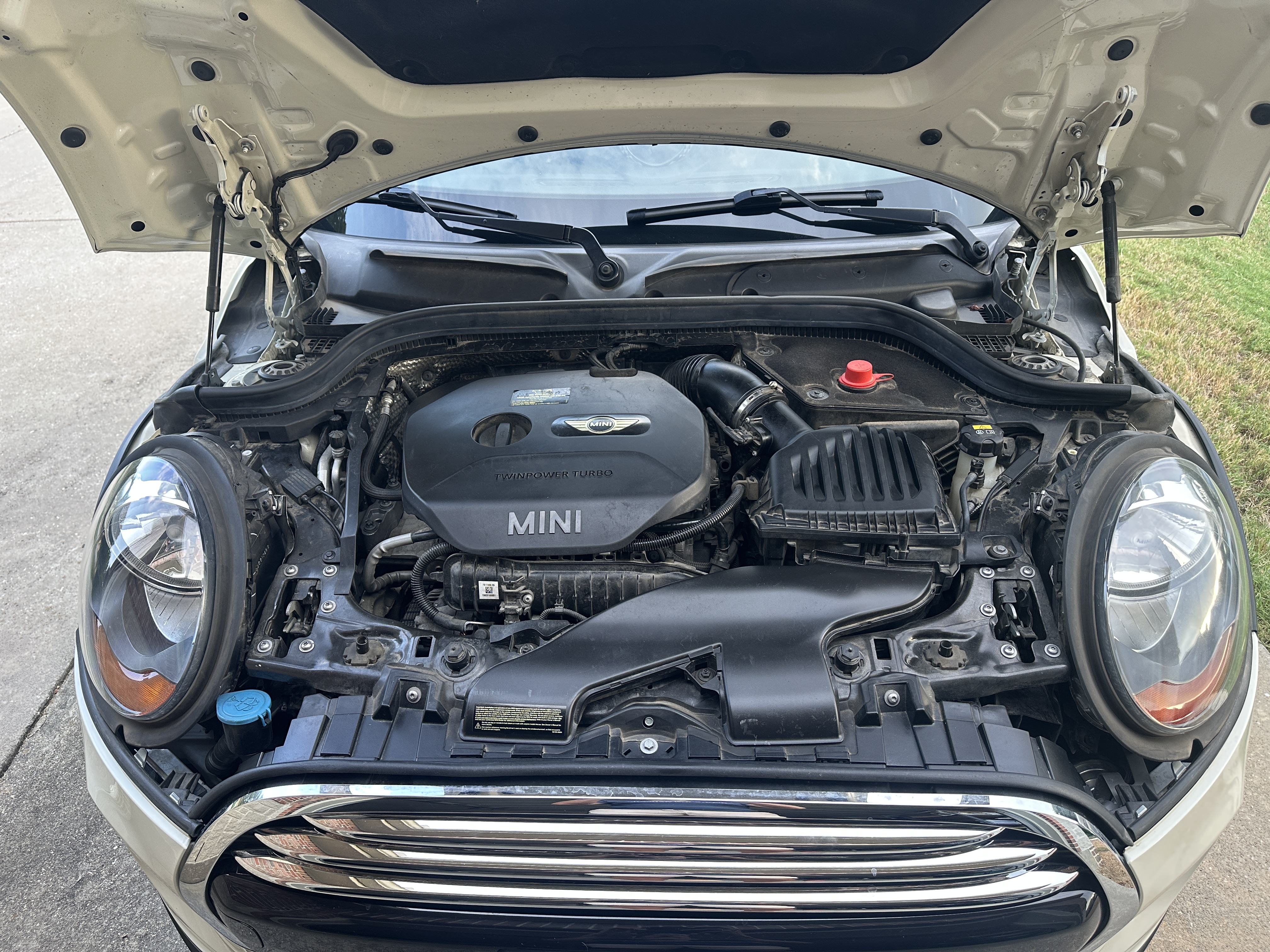 Used 2015 MINI Cooper 4-Door Hardtop FWD image 26