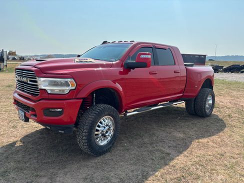 Used 2023 RAM 3500 Laramie AWD/4WD image 2