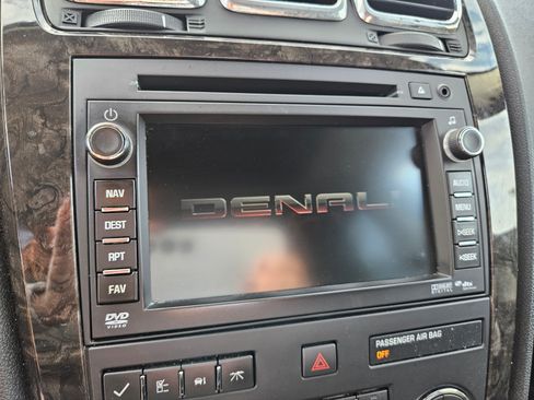 Used 2012 GMC Acadia Denali image 9