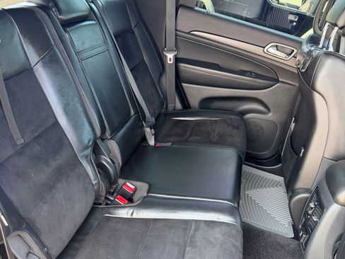 Used 2018 Jeep Grand Cherokee Altitude AWD/4WD image 18