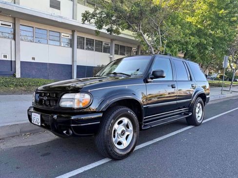 Used 2000 Ford Explorer Limited RWD image 2