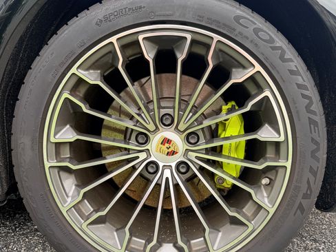Used 2018 Porsche Panamera 4 AWD/4WD image 14