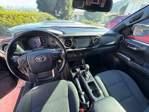 Used 2019 Toyota Tacoma TRD Sport image 20