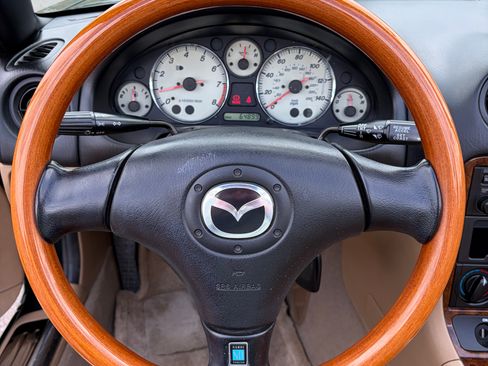 Used 2001 MAZDA MX-5 Miata SE image 13