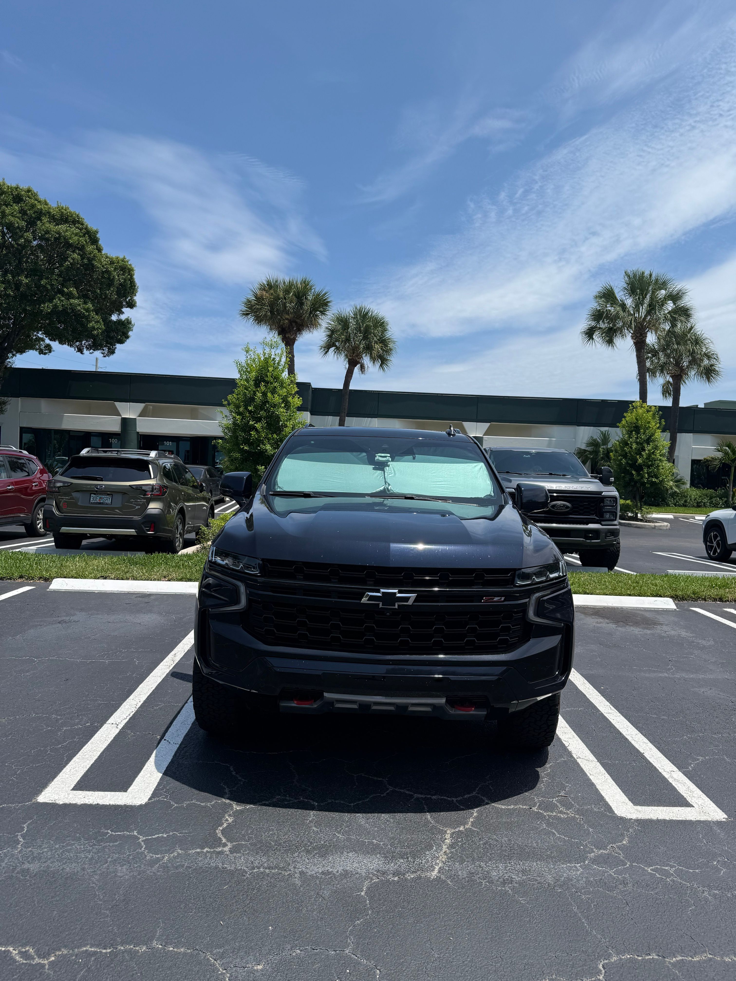 Used 2023 Chevrolet Tahoe Z71 w/ Luxury Package AWD/4WD image 4