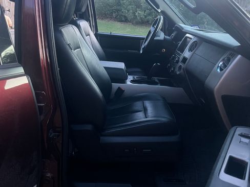 Used 2015 Ford Expedition EL XLT w/ Equipment Group 202A AWD/4WD image 9
